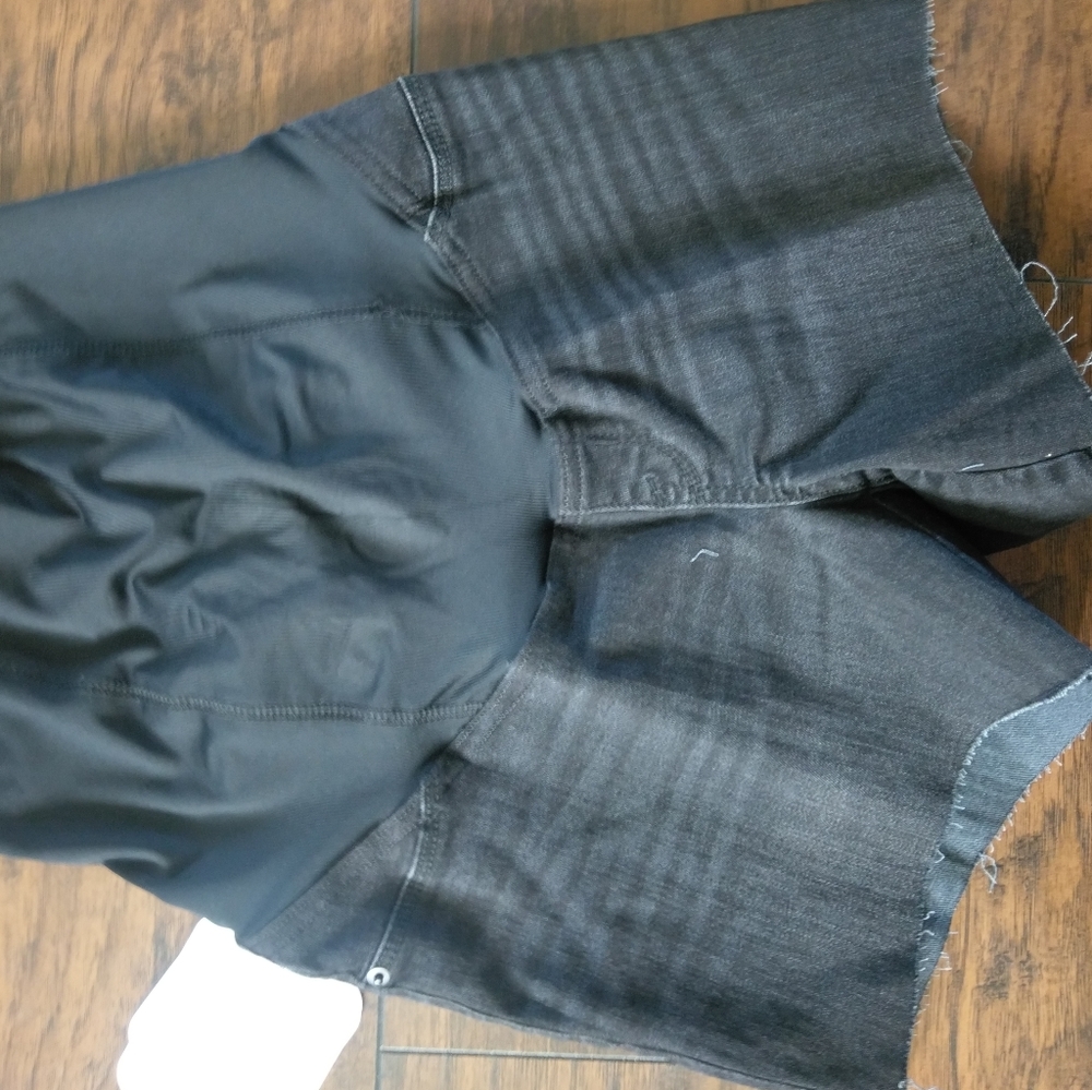 Isabel maternity midi shorts